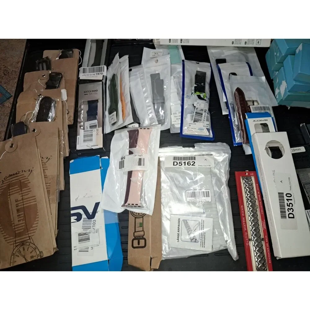 NIB-LOT Bundle of 40 New Watch Bands 20mm-38mm of Overstock from Europe